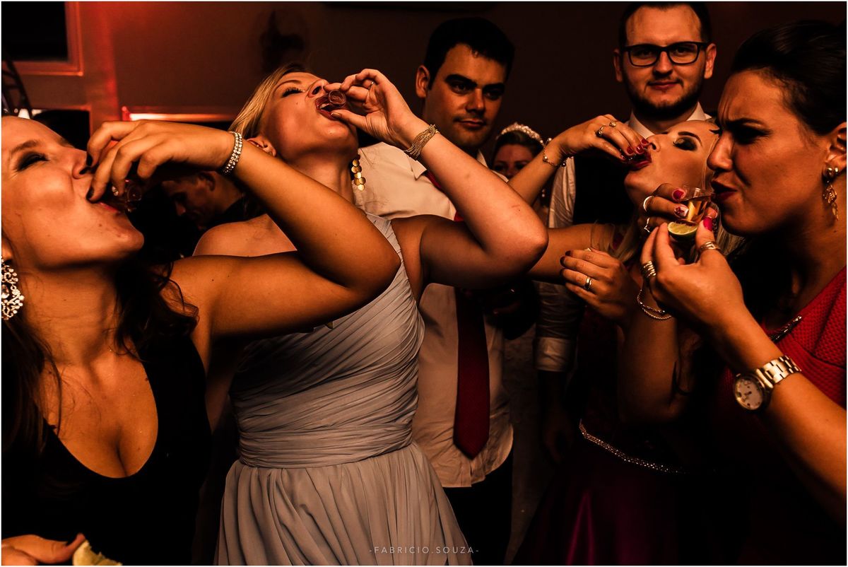 cerimonia de casamento, momento da noiva chegar, dia do sim, vou me casar, noiva aguardando, pai da noiva, casamento lindo, casamento emocionante, quero casar, vai ter casamento sim, organização de casamentos, casamento na igreja, deus abençoa o casamento