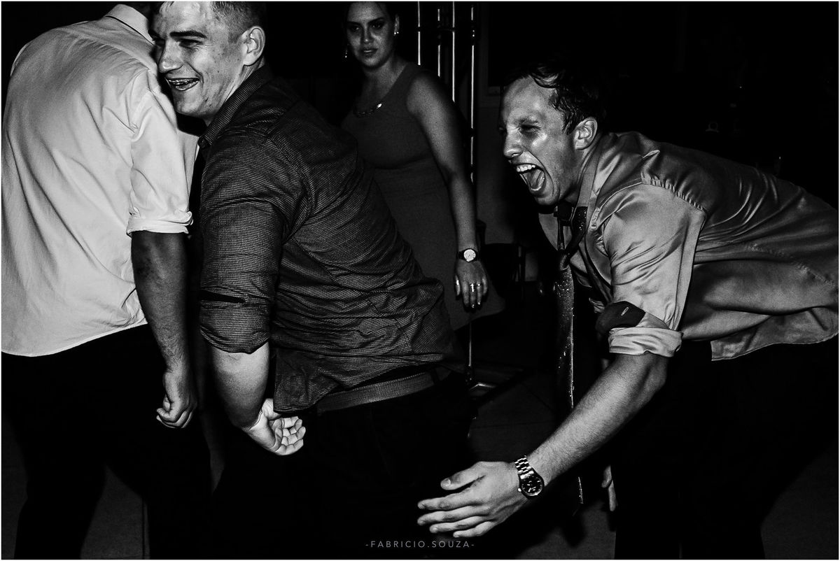 cerimonia de casamento, momento da noiva chegar, dia do sim, vou me casar, noiva aguardando, pai da noiva, casamento lindo, casamento emocionante, quero casar, vai ter casamento sim, organização de casamentos, casamento na igreja, deus abençoa o casamento