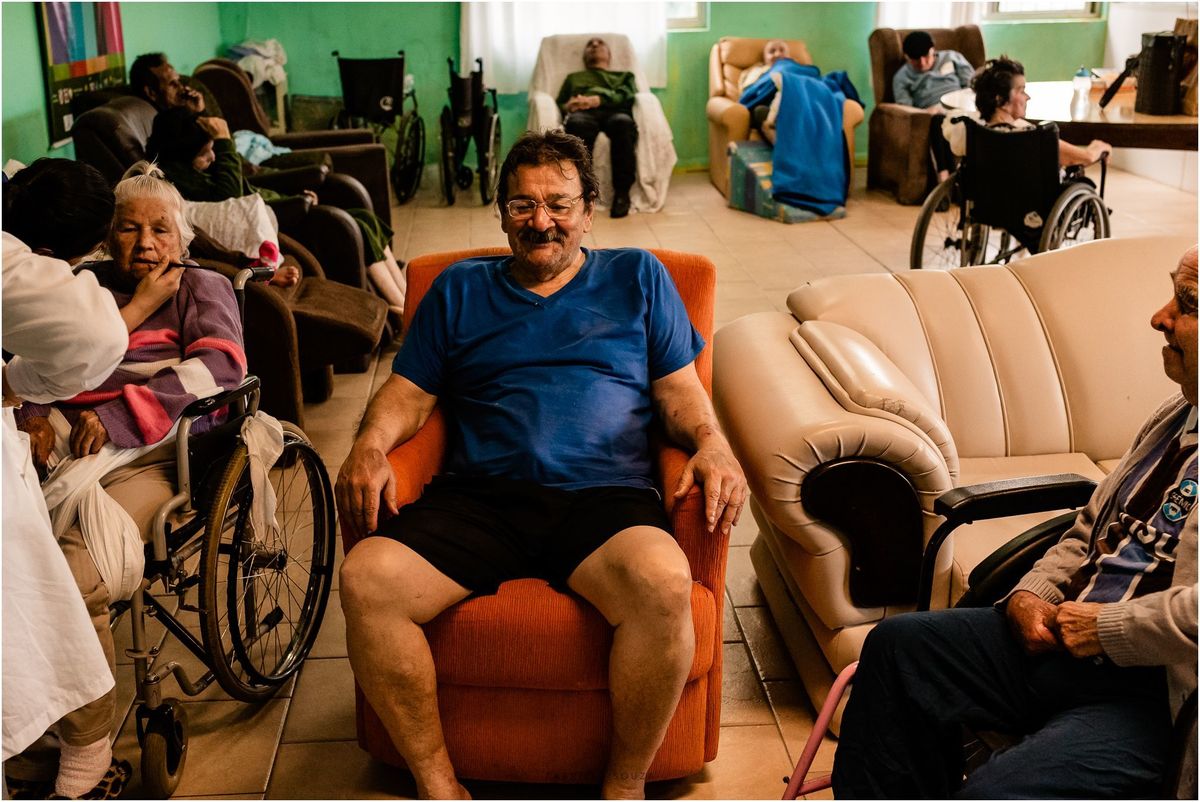 documental, acao por amor, asilo gravatai, Asilo N. Sra. Medianeira, fabricio souza documental, velhinhos, boa açao, se doar, ajudar o próximo, se importar, ame, amor, dedicacao, envolva-se com uma causa, fotografia documentla de pessoas, familas, amigos