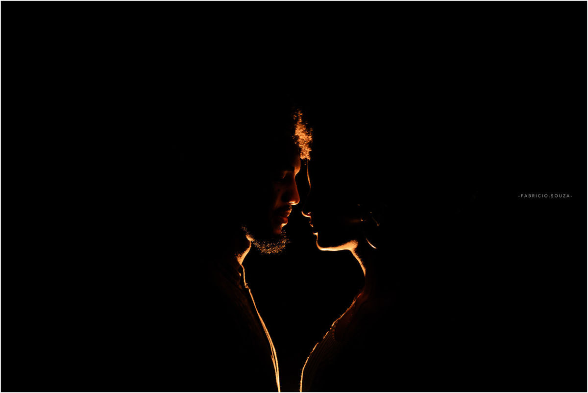 ensaio de casal, street photos, sesc gravataí, fotos de rua, casal lindo, casal negro, fotos no teatro, teatro do sesc gravatai, aula de direção, direção de casais, compartilhe conhecimento, fotografia de casais, eu e meu amor, fora da zona de conforto