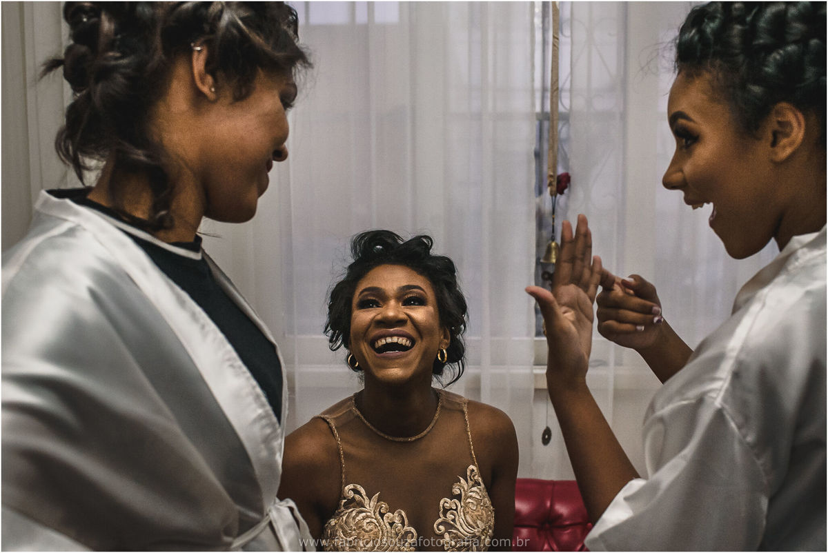 making-of da noiva, fotografia de noiva, dia da noiva, dia emocionante, o grande dia, vou me casar, fotografo de casaemntos cachoeirinha, madrinhas, estética alle, noiva linda, noiva negra, casamento do ano, casamento especial, meu grande dia, dia do sim