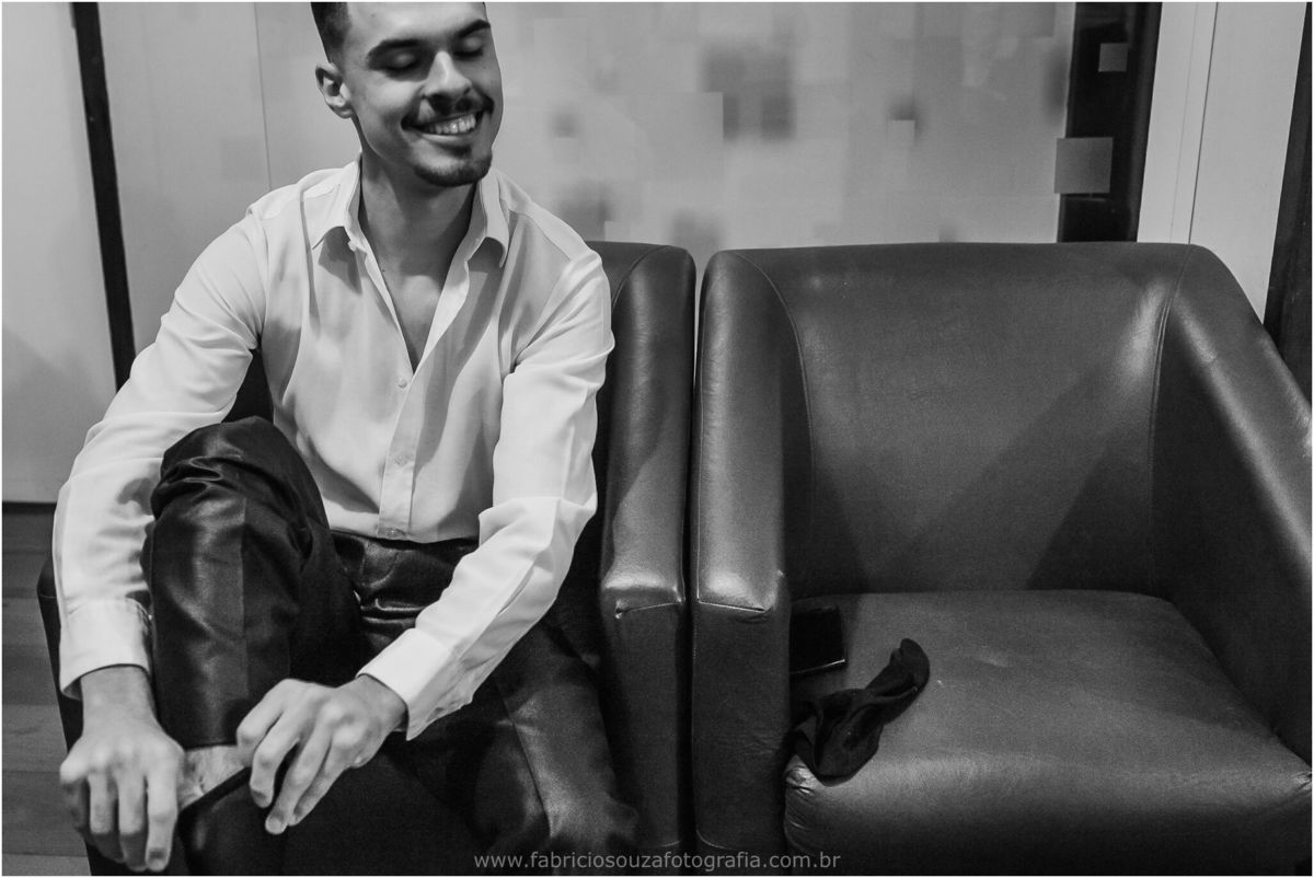 making-of noivo, chico cabelo, barbearia cachoerinha, fotografo de casamento cachoeirina, porto alegre, vou casar, noivo corte de cabelo, o grande dia, noivo ansioso, noivo lindo