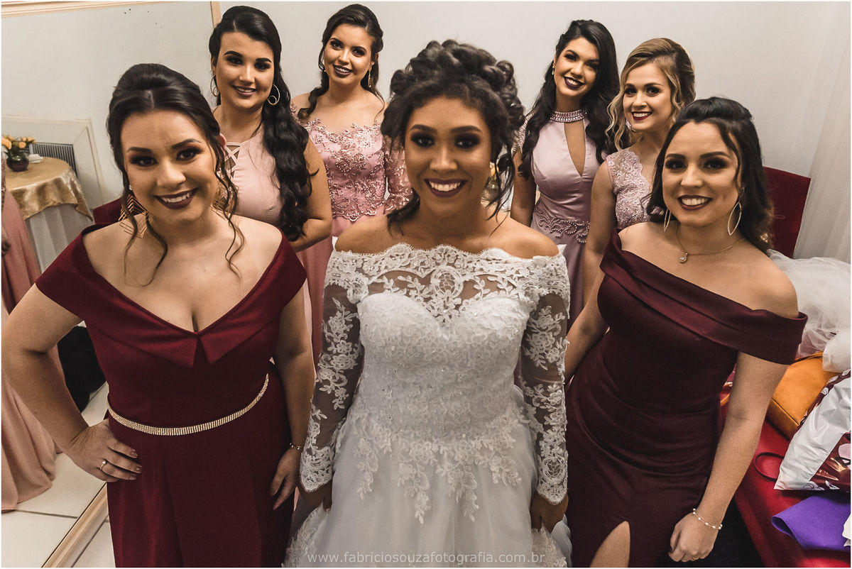 making-of da noiva, fotografia de noiva, dia da noiva, dia emocionante, o grande dia, vou me casar, fotografo de casaemntos cachoeirinha, madrinhas, estética alle, noiva linda, noiva negra, casamento do ano, casamento especial, meu grande dia, dia do sim