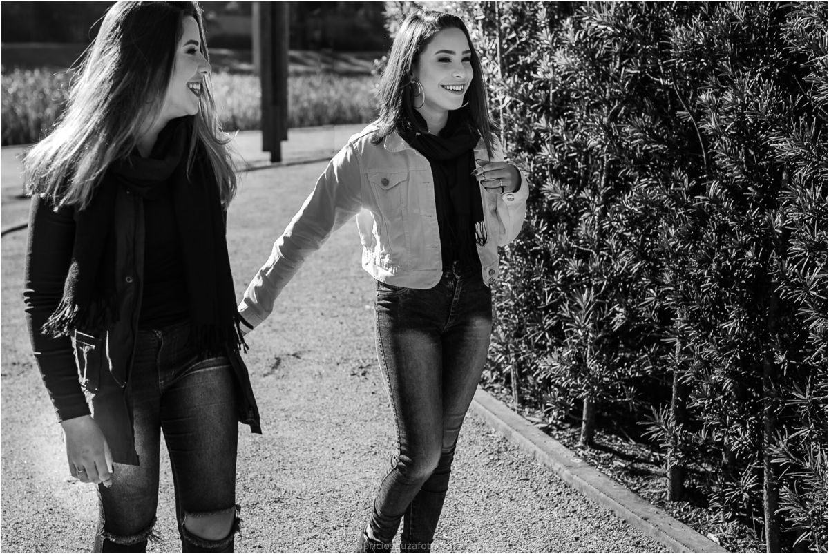 ensaio debutante, gemeas, canoas, capao do corvo, parque getulio vargas, park shopping, fabricio souza fotografia, fotografo porto alegre, fotografo cachoeirinha, meninas, 15 anos, meu book, book debut, inspiração, bruna e duda, gemeas debutantes