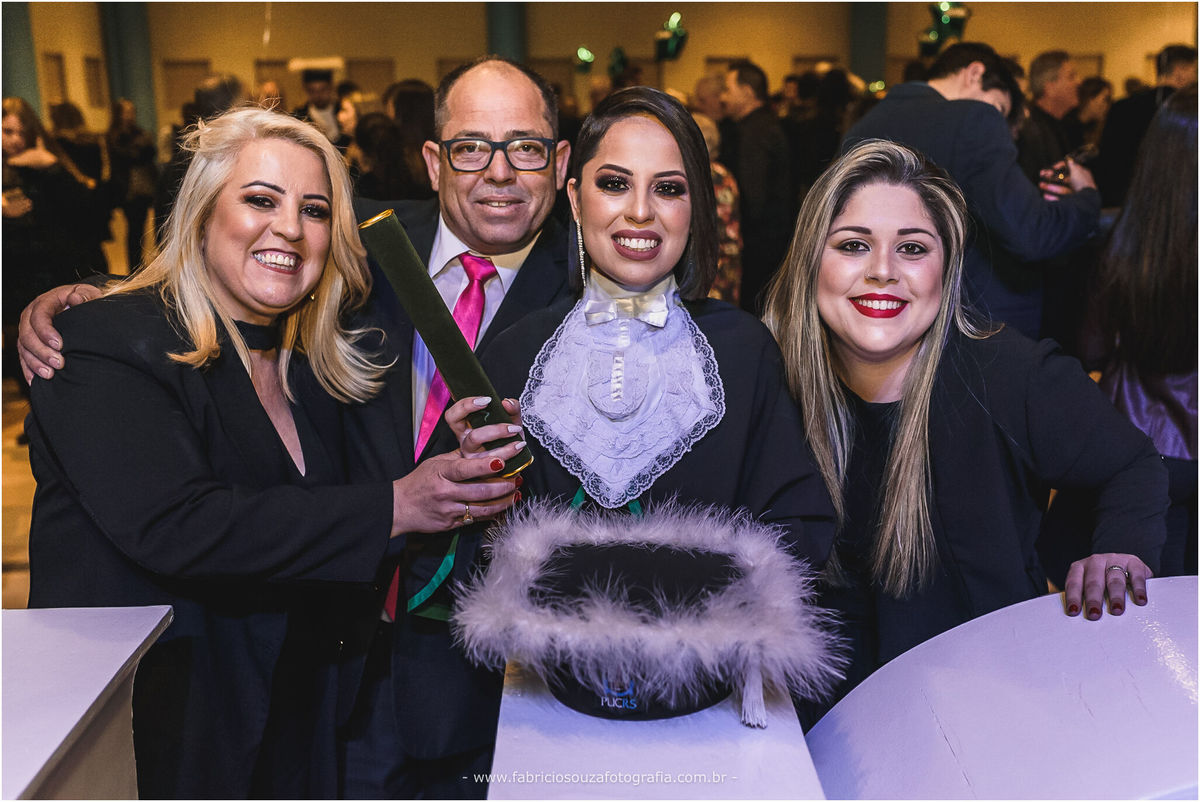 formatura, pucrs, andrieli, fabricio souza fotografia, formandos, fisioterapia, melhor fotográfo, porto alegre, fotos de toga, ensaio toga, prova de toga, vou me formar, fotografo de formaturas, fotografo porto alegre, fotografo de pessoas