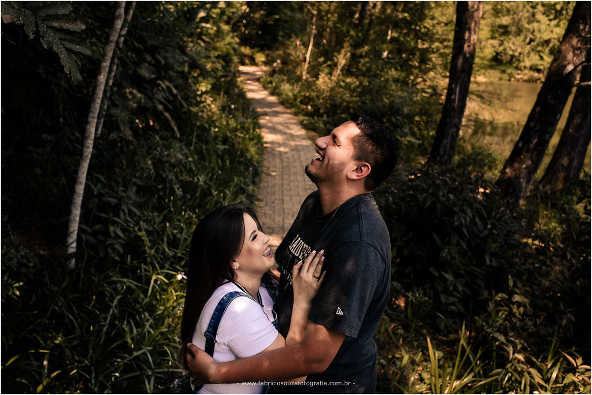 ensaio pré-casamento laura e lucas, novos cabrais, RS, parque witeck, pre-wedding, casal lindo, ensaio no campo, vou casar, fabricio souza, fotografo porto alegre, fotógrafo de casamentos, casal felize, noiva, noivos, historia de amor, dia perfeito, 