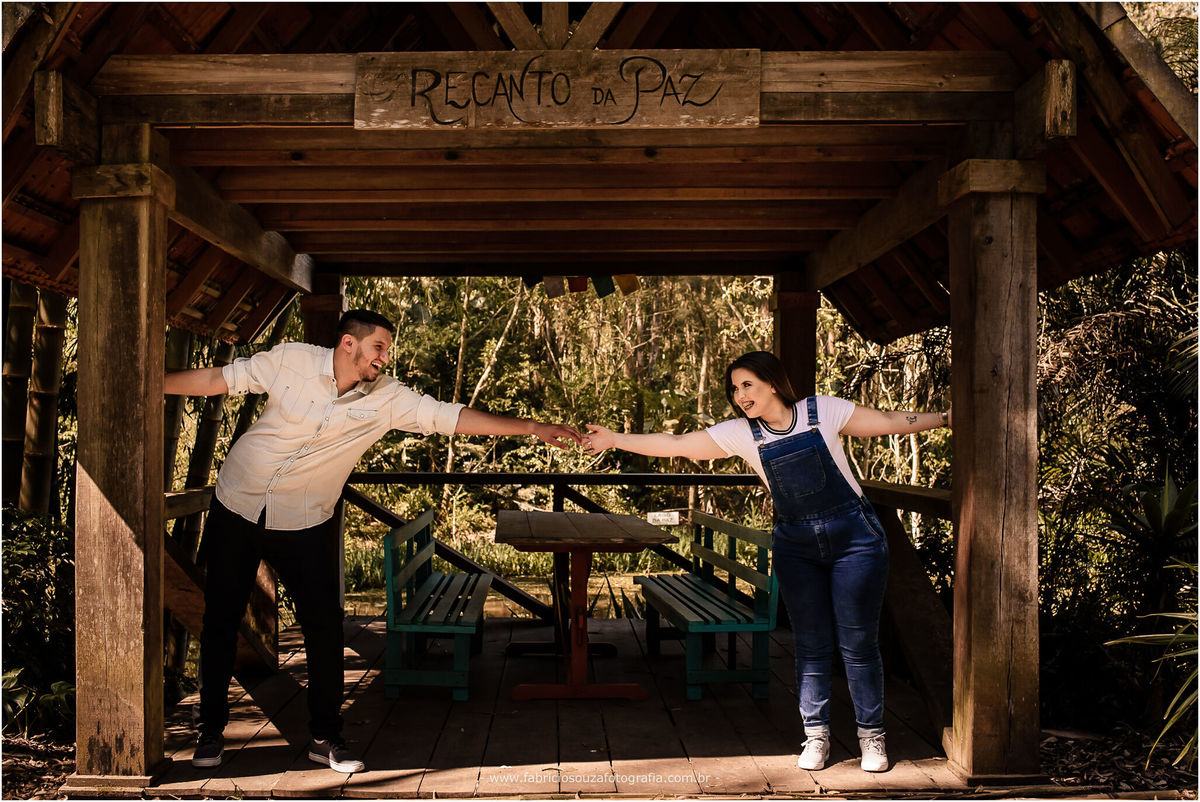 ensaio pré-casamento laura e lucas, novos cabrais, RS, parque witeck, pre-wedding, casal lindo, ensaio no campo, vou casar, fabricio souza, fotografo porto alegre, fotógrafo de casamentos, casal felize, noiva, noivos, historia de amor, dia perfeito, 