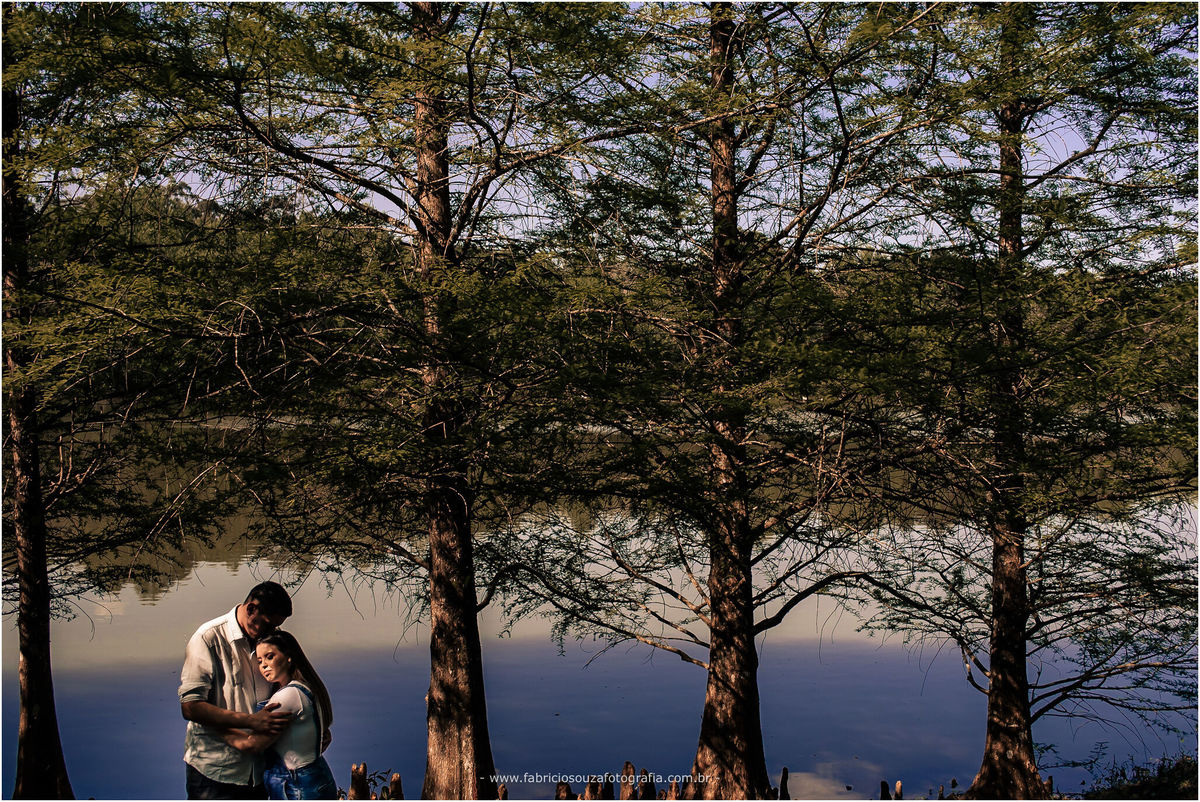 ensaio pré-casamento laura e lucas, novos cabrais, RS, parque witeck, pre-wedding, casal lindo, ensaio no campo, vou casar, fabricio souza, fotografo porto alegre, fotógrafo de casamentos, casal felize, noiva, noivos, historia de amor, dia perfeito, 