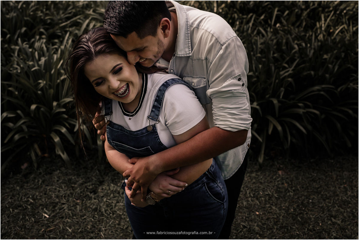 ensaio pré-casamento laura e lucas, novos cabrais, RS, parque witeck, pre-wedding, casal lindo, ensaio no campo, vou casar, fabricio souza, fotografo porto alegre, fotógrafo de casamentos, casal felize, noiva, noivos, historia de amor, dia perfeito, 