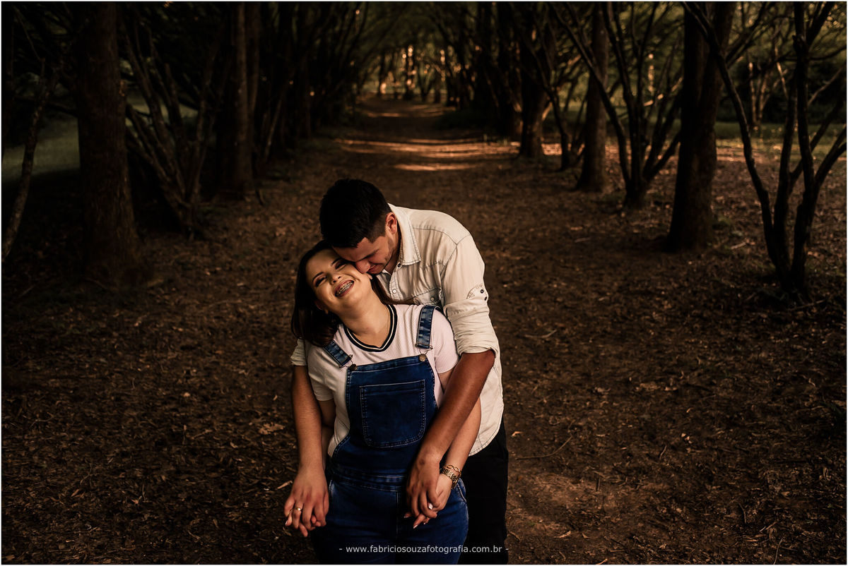 ensaio pré-casamento laura e lucas, novos cabrais, RS, parque witeck, pre-wedding, casal lindo, ensaio no campo, vou casar, fabricio souza, fotografo porto alegre, fotógrafo de casamentos, casal felize, noiva, noivos, historia de amor, dia perfeito, 