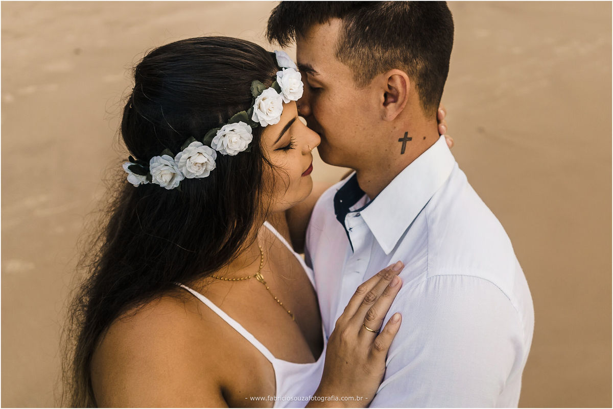 ensaio casal, nascer do sol na praia, parque da guarita, Torres RS, ensaio de pré-casamento na praia, casal feliz na praia, casal com pet na praia, momento feliz na praia, ensaio pre wedding na praia,  Fotógrafo de Casamentos Porto Alegre 