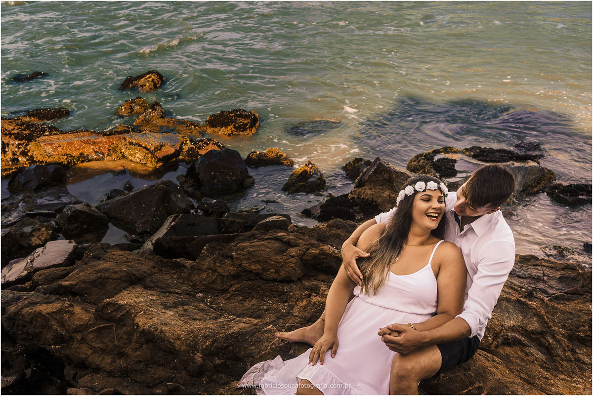 ensaio casal, nascer do sol na praia, parque da guarita, Torres RS, ensaio de pré-casamento na praia, casal feliz na praia, casal com pet na praia, momento feliz na praia, ensaio pre wedding na praia,  Fotógrafo de Casamentos Porto Alegre 
