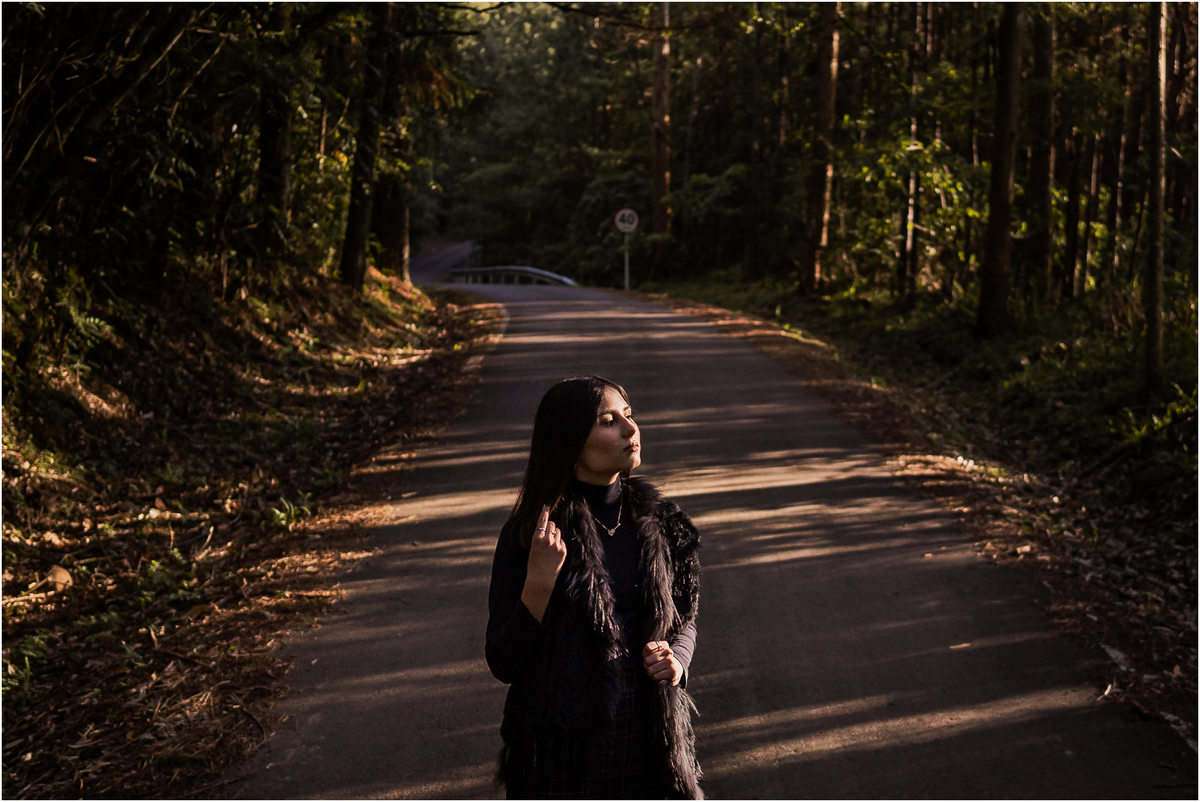 ensaio 15 anos, rolante rs, cascata, menina linda, menina de 15 anos, debutante, Julia sorridente 