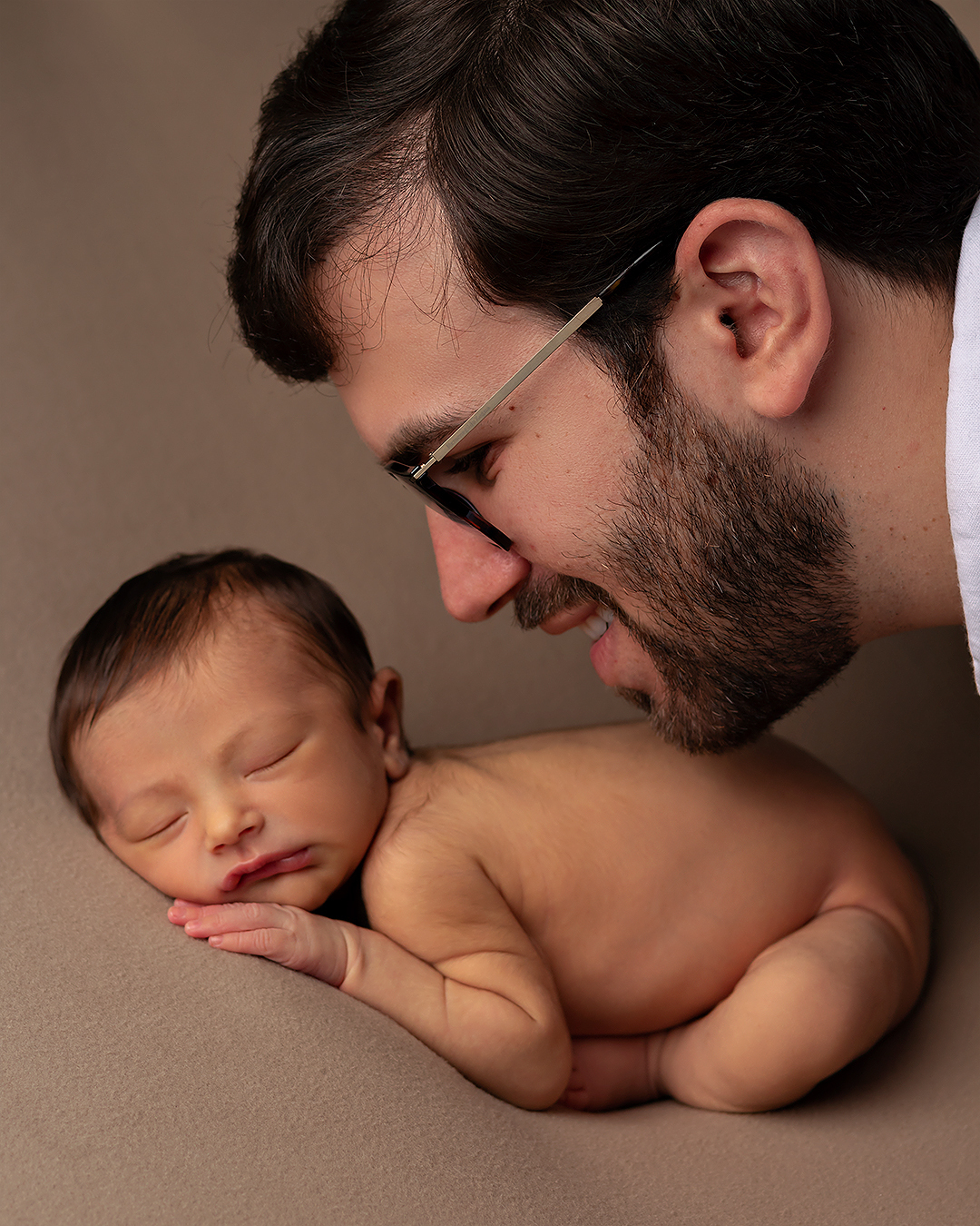 Ensaio Newborn em
Natal Rn. Bebê com o pai.