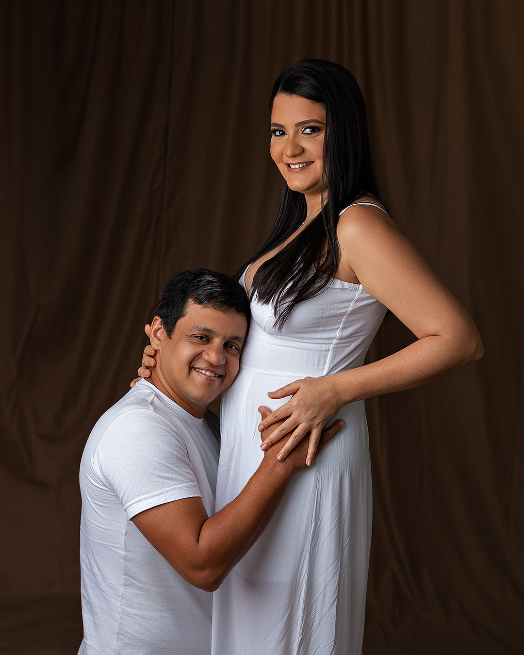 Ensaio de revelação de gravidez em estúdio em Natal/RN - Estúdio Amoradia Foto