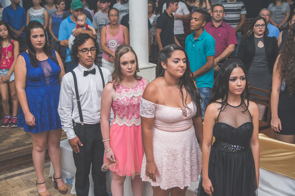 Segunda turma cantando o hino nacional