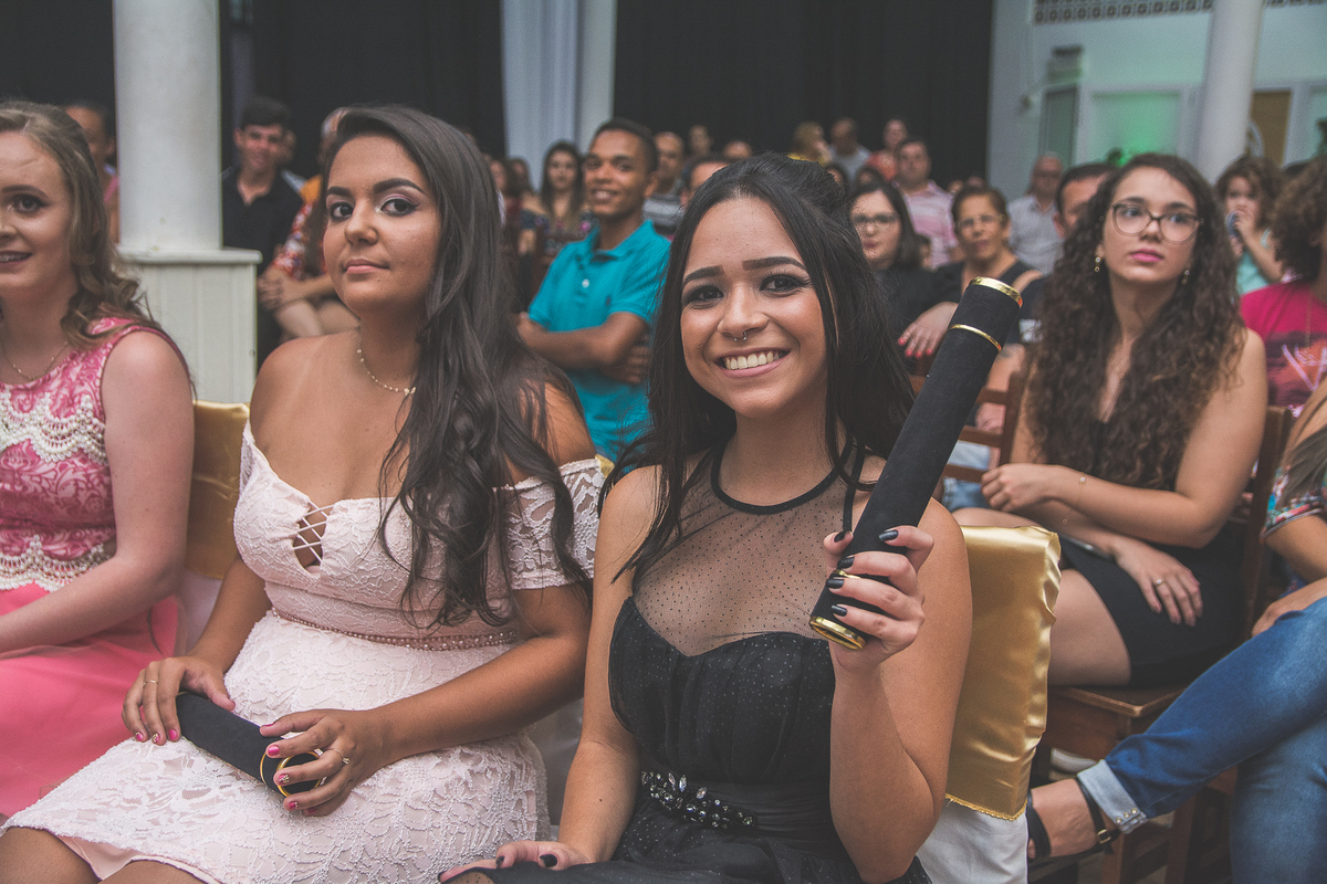 Formanda com diploma