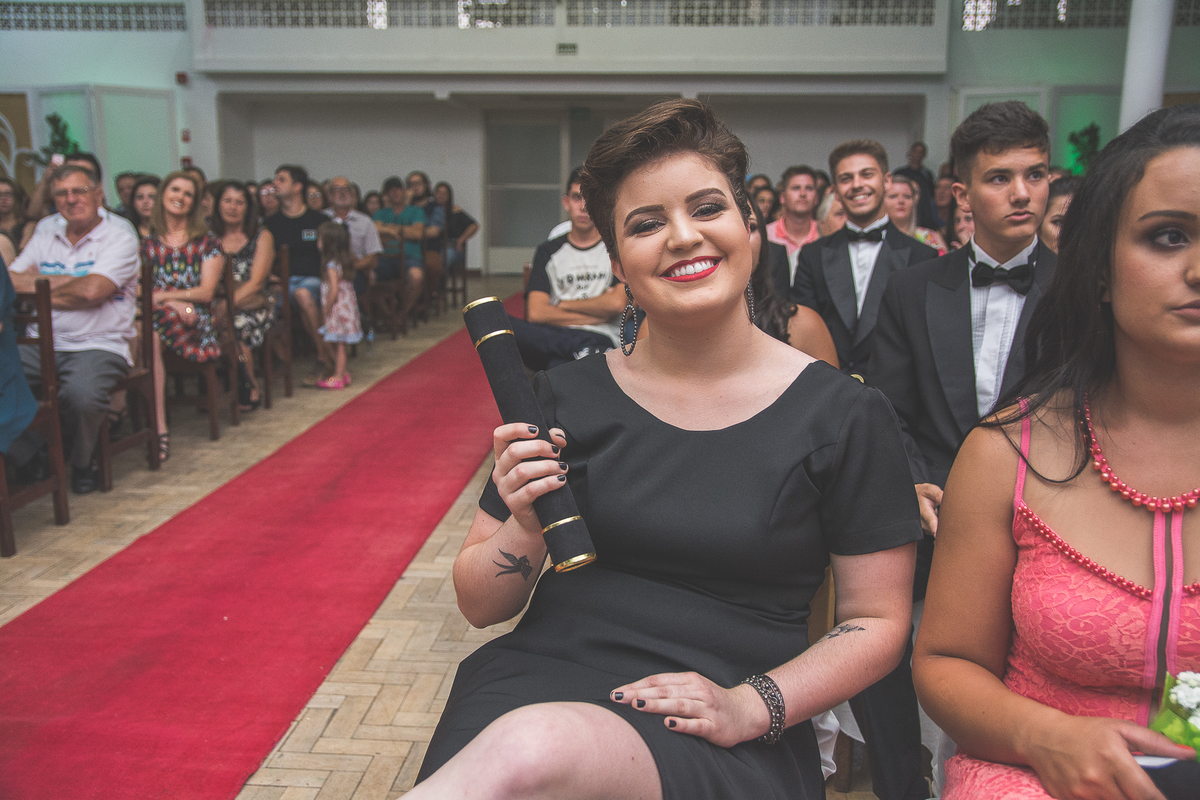 Formanda com diploma