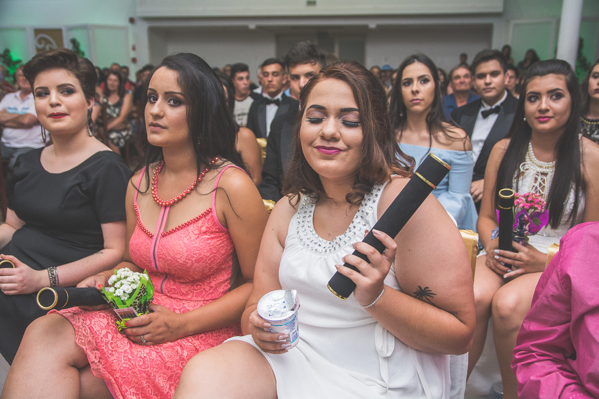 Formanda com diploma