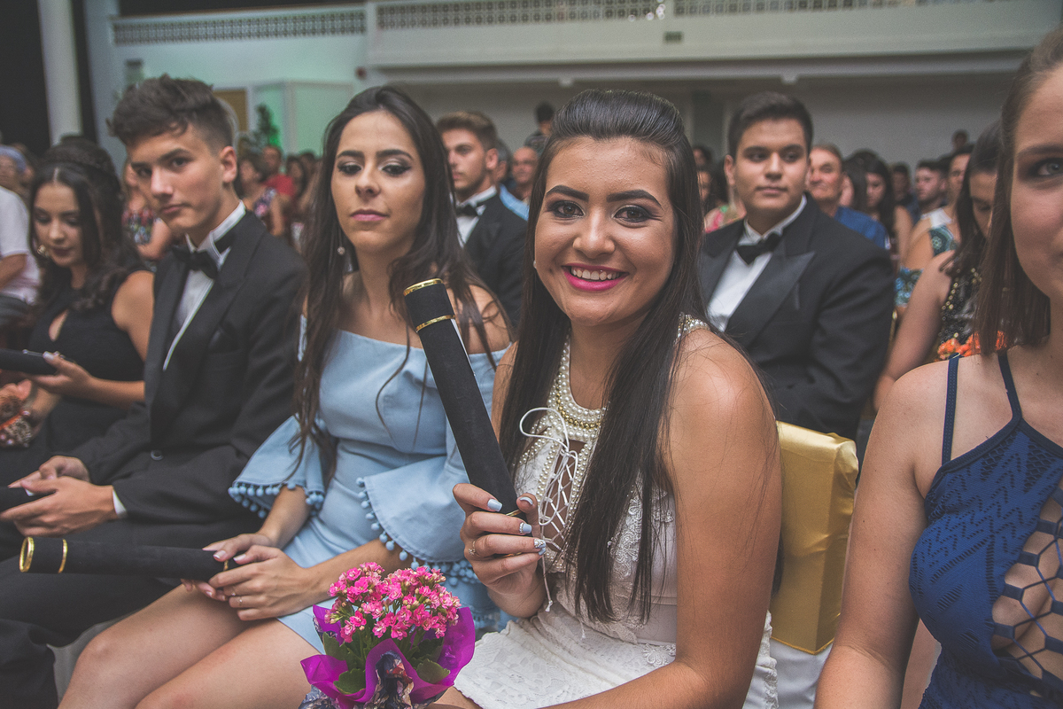 Formanda com diploma