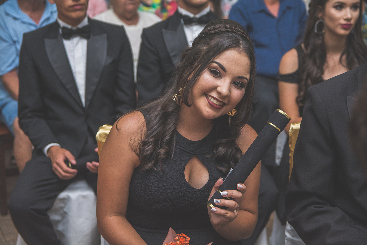 Formanda com diploma