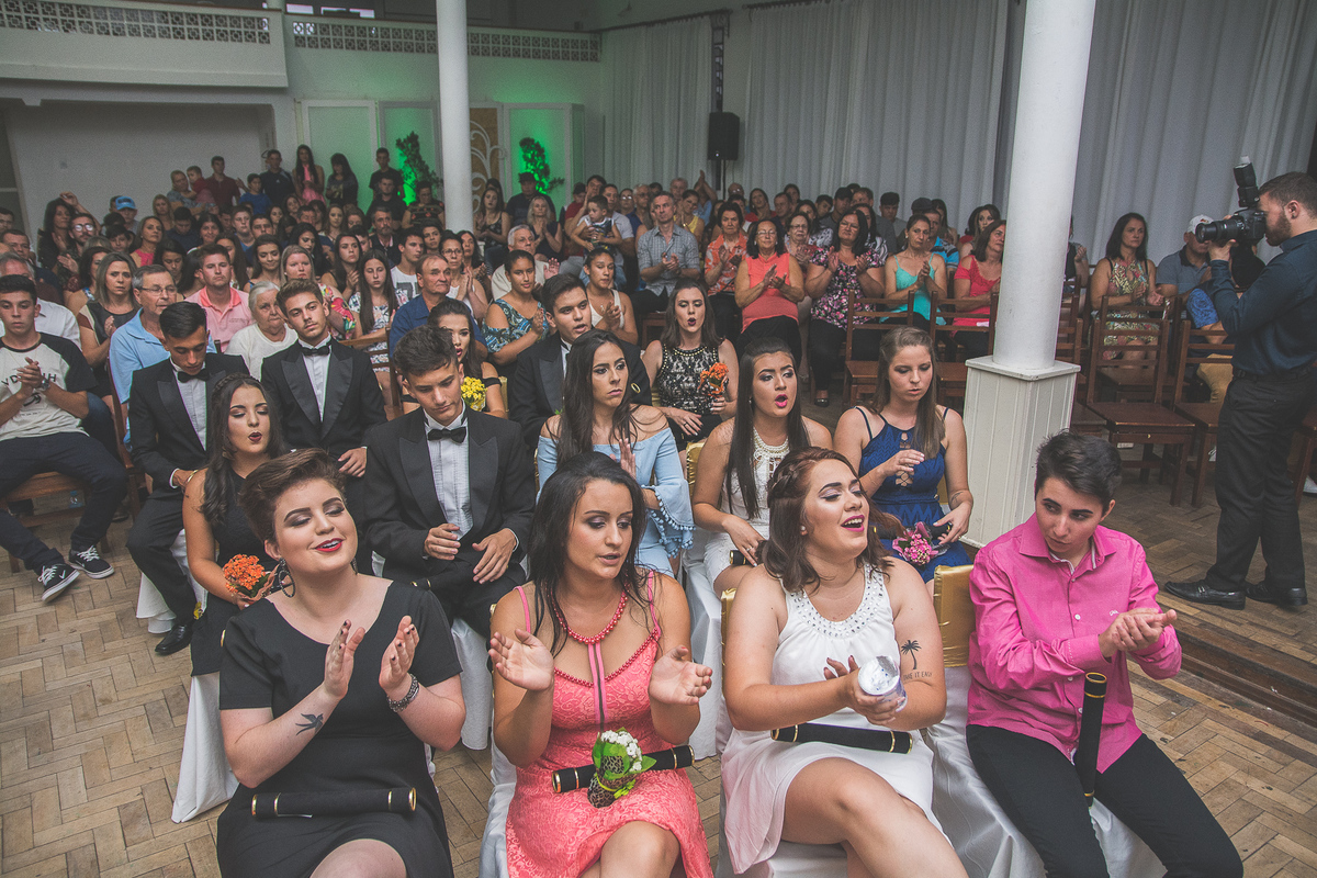 Formandos aplaudindo