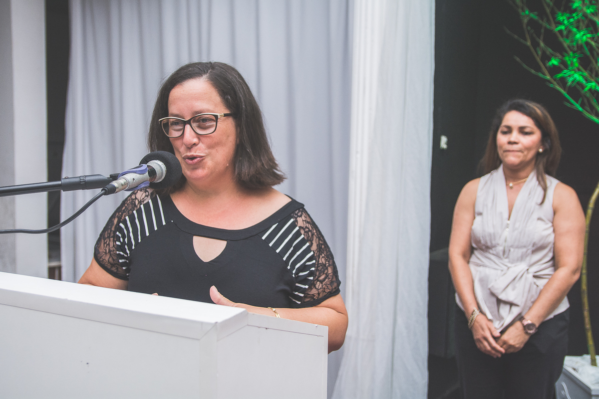 Diretora encerrando a formatura