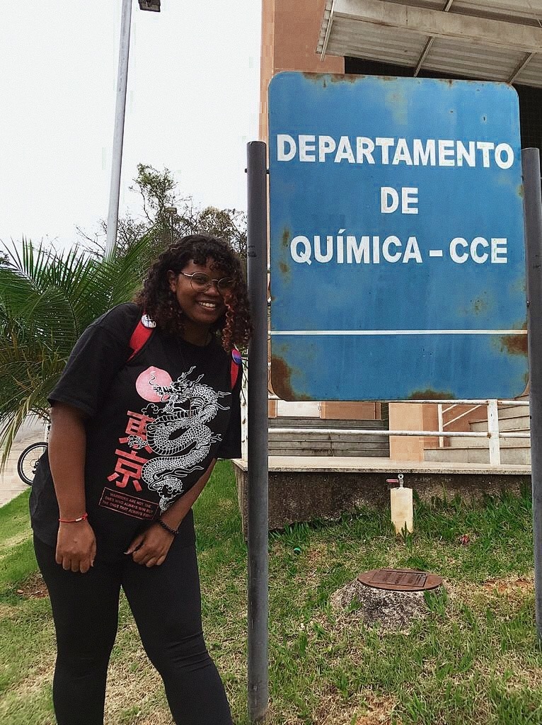 Alicia Quintiliano Moura - Graduanda em Química. Fotógrafa: Maria Eduarda Almeida Sabino.