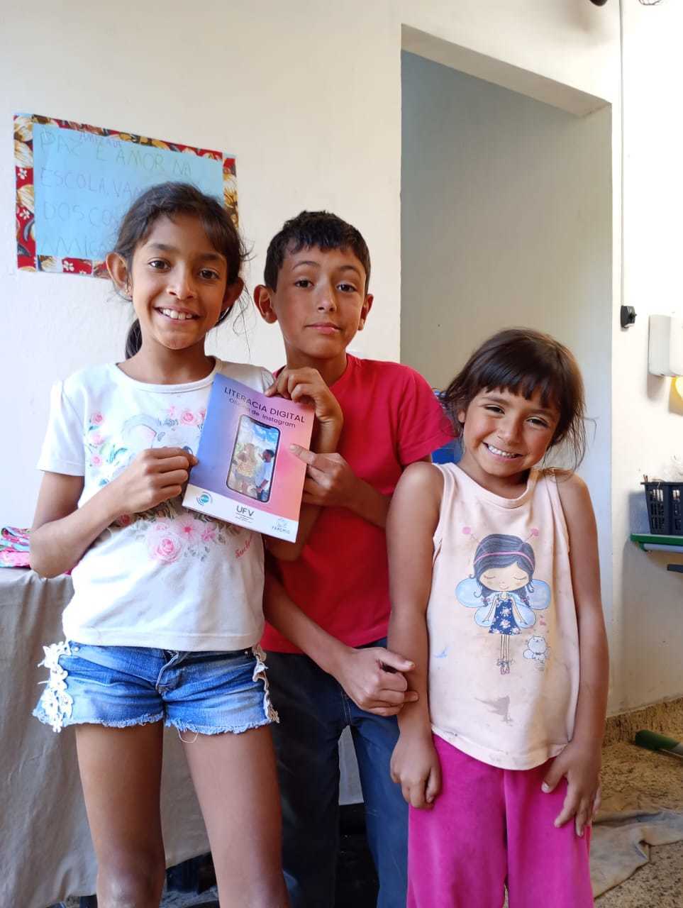 A participação nas oficinas pelas crianças, era uma característica marcante no assentamento. 