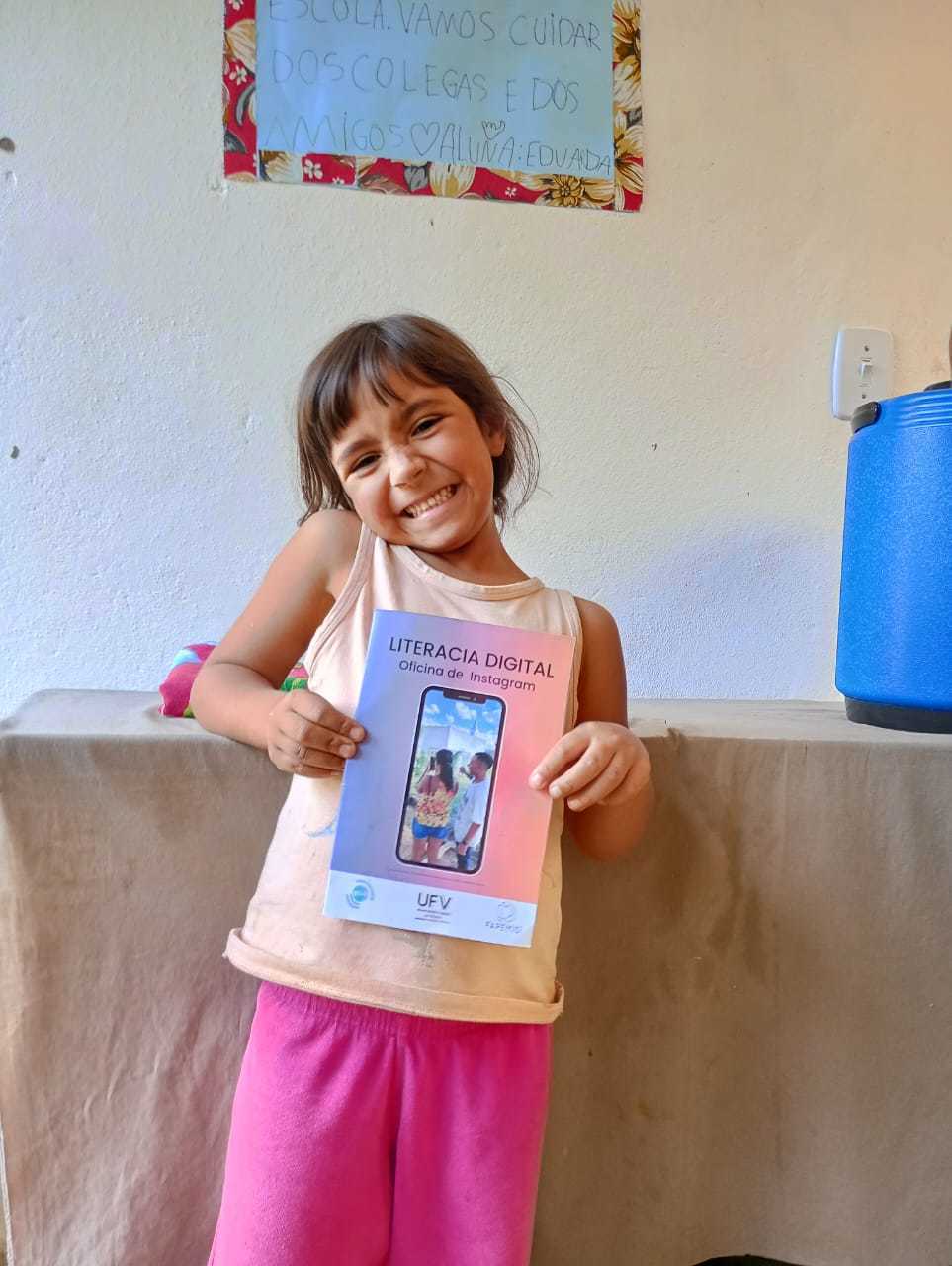 A participação nas oficinas pelas crianças, era uma característica marcante no assentamento. 