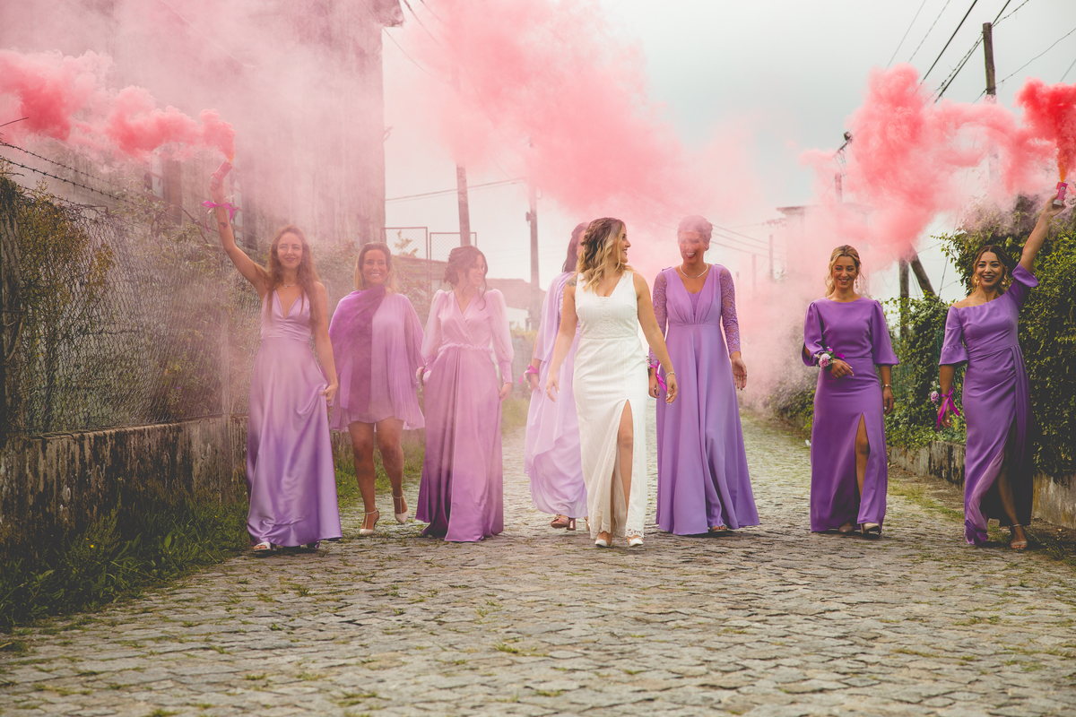 noiva com damas de honor, noiva com fumo colorido