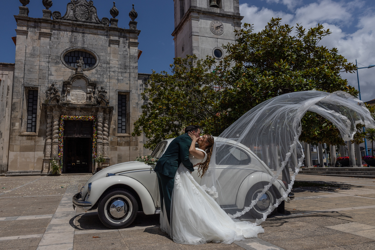 noivos acabados de casar