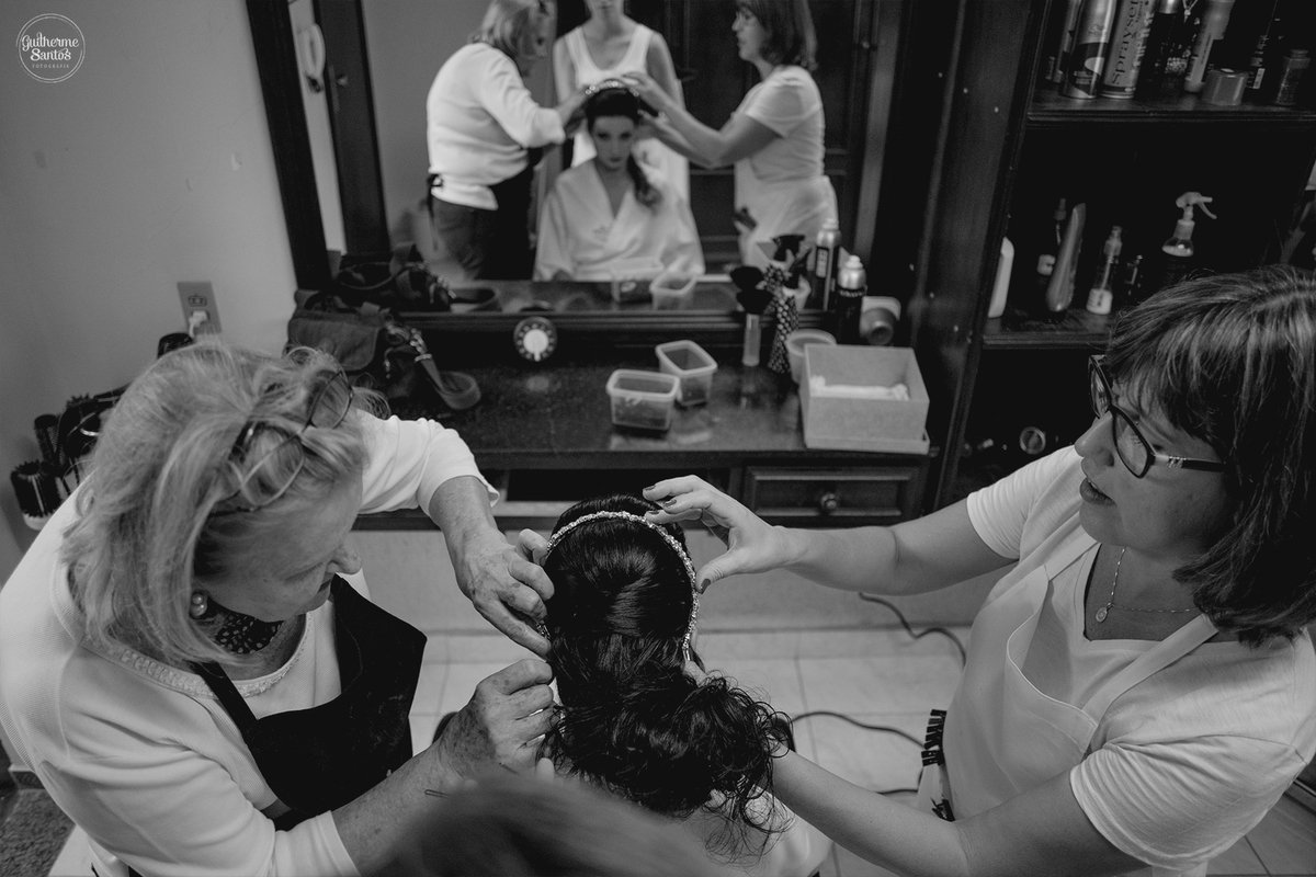 Fotografia de casamento realizada na cidade de jaú-sp com o fotógrafo Guilherme Santos, cerimônia e recepção com pessoas felizes e momentos especiais.
