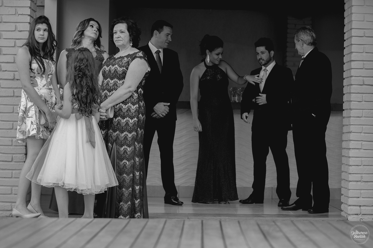 Fotografia de casamento realizada na cidade de jaú-sp com o fotógrafo Guilherme Santos, cerimônia e recepção com pessoas felizes e momentos especiais.