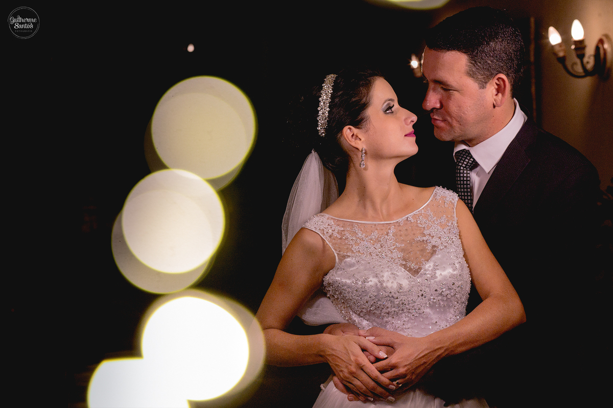 Fotografia de casamento realizada na cidade de jaú-sp com o fotógrafo Guilherme Santos, cerimônia e recepção com pessoas felizes e momentos especiais.