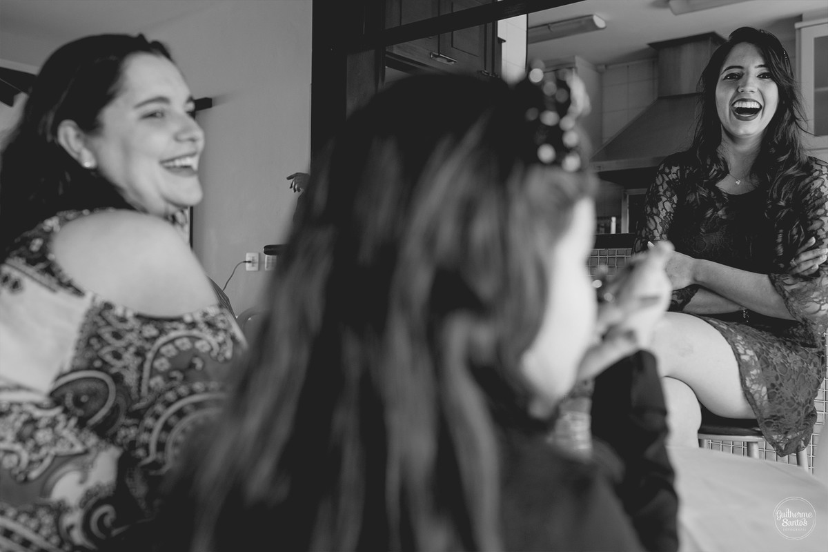 Fotografia de casamento realizada na cidade de jaú-sp com o fotógrafo Guilherme Santos, cerimônia e recepção com pessoas felizes e momentos especiais.