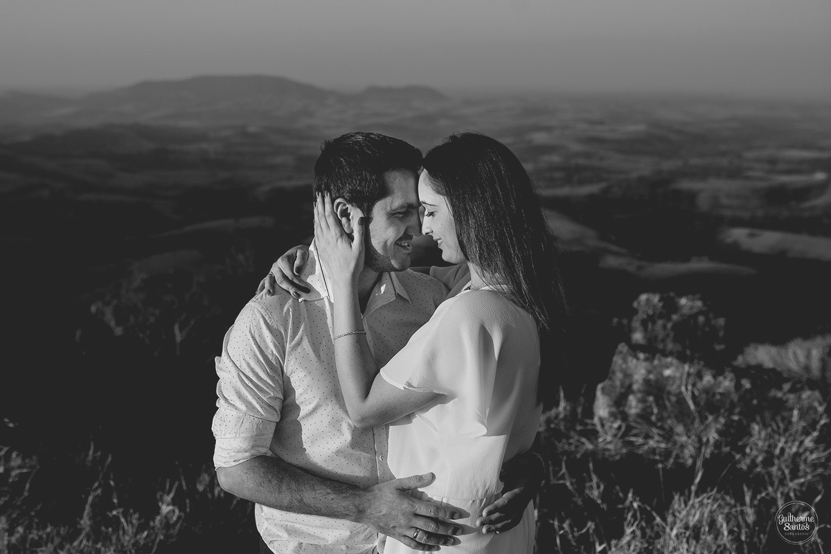 Ensaio pré casamento que rolou na cidade de Botucatu - SP, fotografamos um casal nas paisagens do gigante adormecido próximo da cidade de Pardinho.