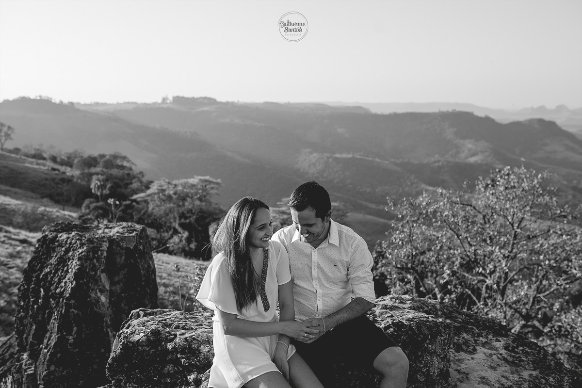 Ensaio pré casamento que rolou na cidade de Botucatu - SP, fotografamos um casal nas paisagens do gigante adormecido próximo da cidade de Pardinho.