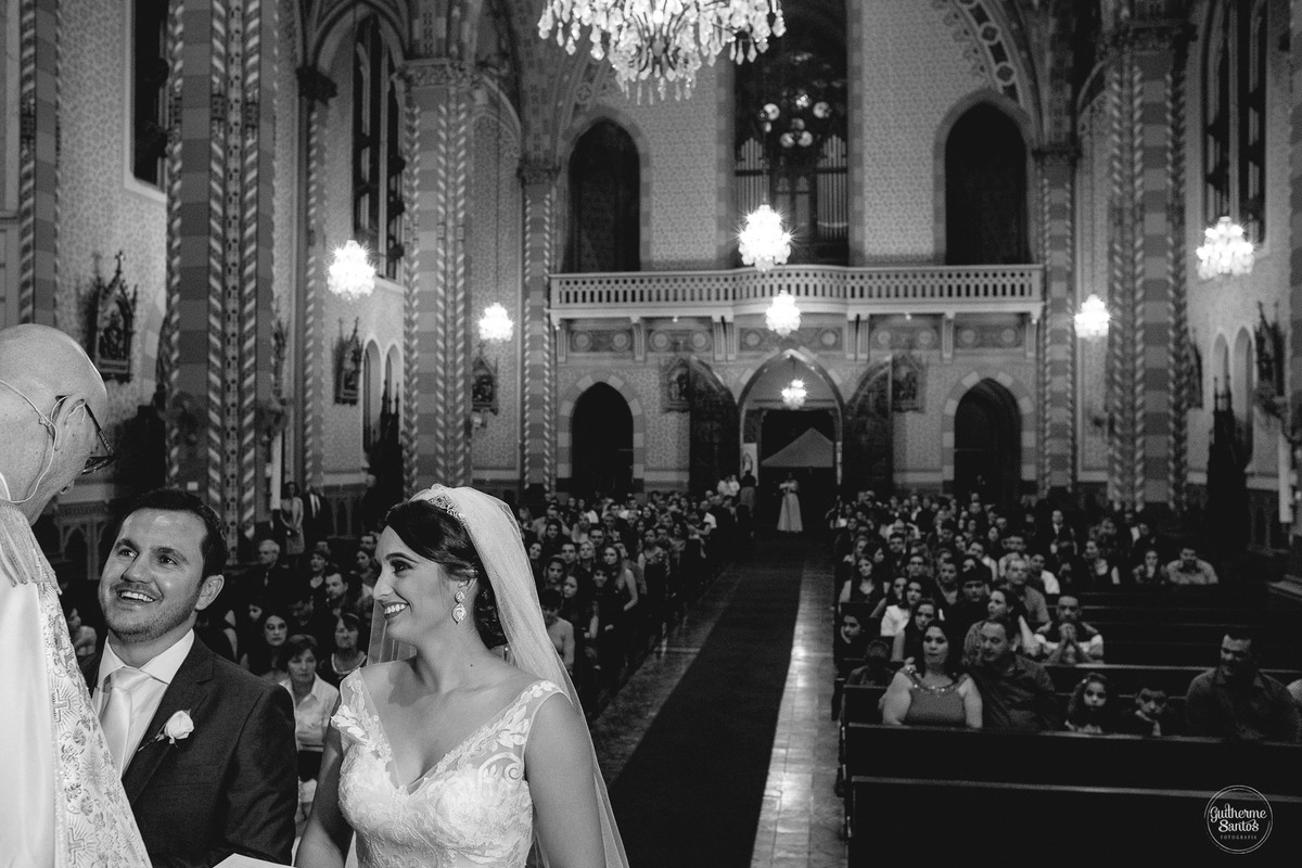 Fotografia de casamento realizada na cidade de jaú-sp, fotógrafo Guilherme Santos, cerimônia Igreja Matriz Nossa Senhora do Patrocínio, recepção Grevillea Eventos, pessoas felizes e momentos especiais