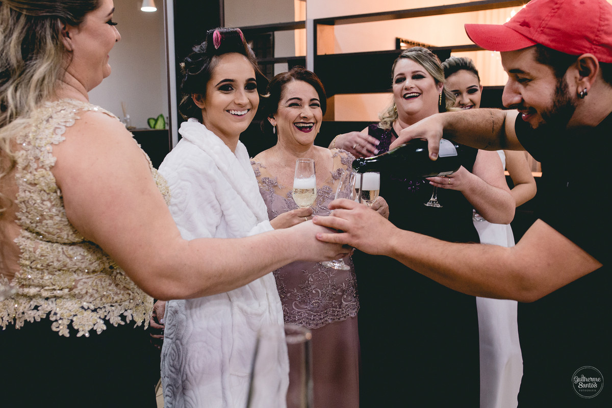 Fotografia de casamento realizada na cidade de jaú-sp, fotógrafo Guilherme Santos, cerimônia Igreja Matriz Nossa Senhora do Patrocínio, recepção Grevillea Eventos, pessoas felizes e momentos especiais