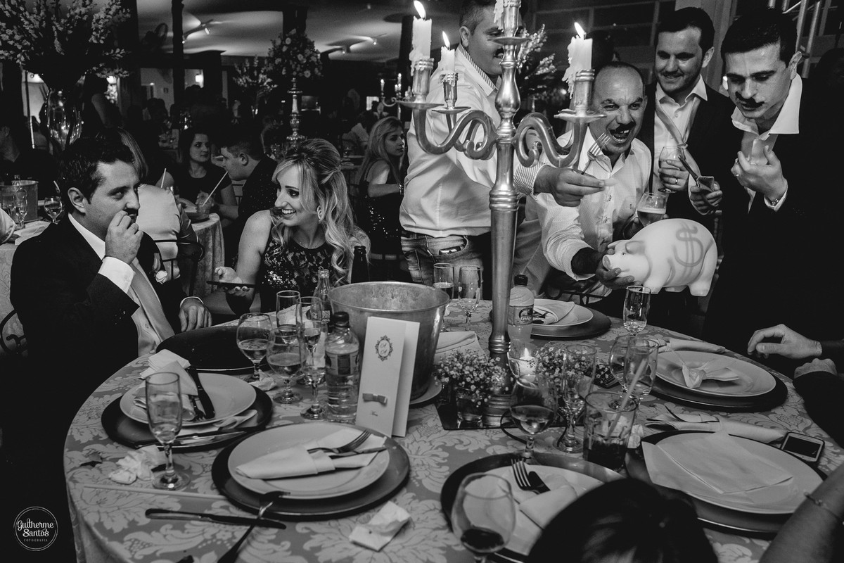 Fotografia de casamento realizada na cidade de jaú-sp, fotógrafo Guilherme Santos, cerimônia Igreja Matriz Nossa Senhora do Patrocínio, recepção Grevillea Eventos, pessoas felizes e momentos especiais