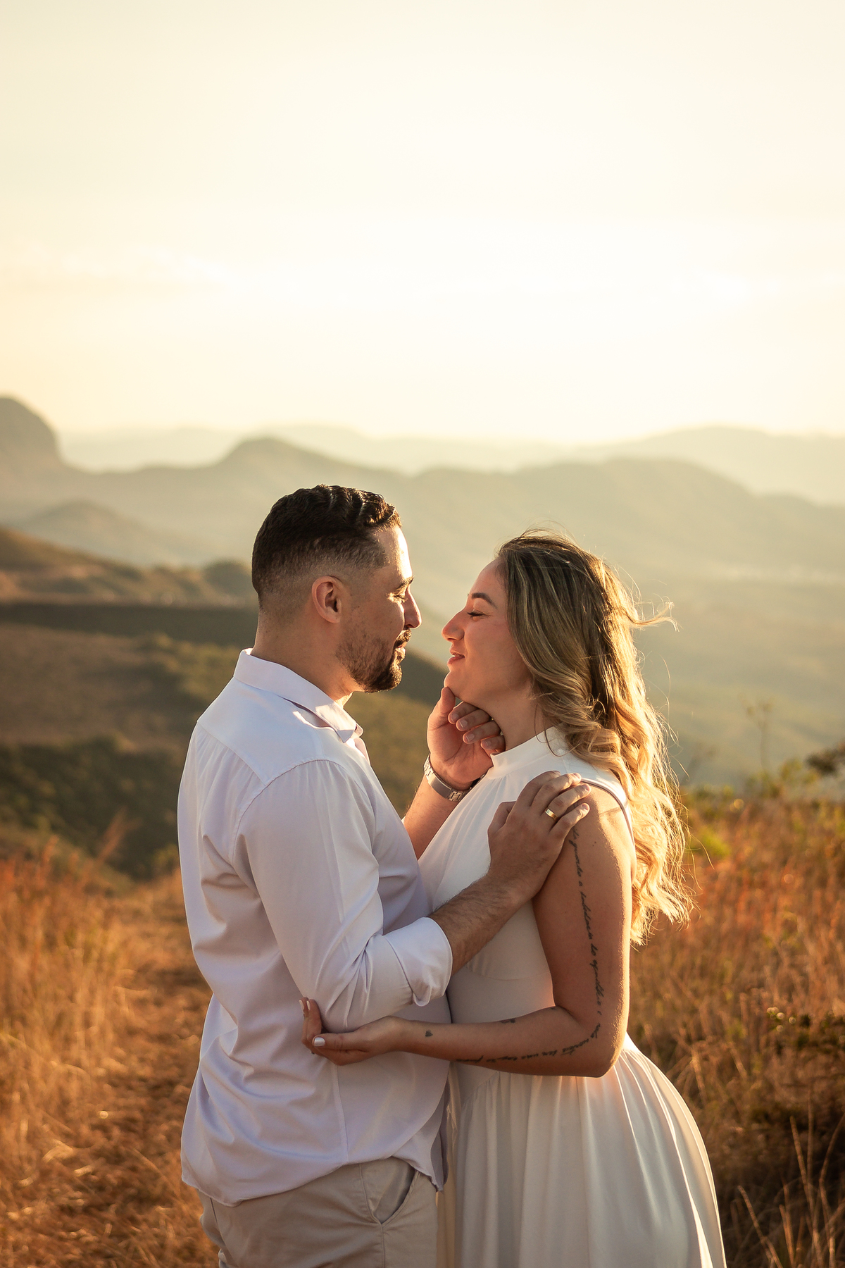 Ensaio pré-wedding ao ar livre em Minas Gerais