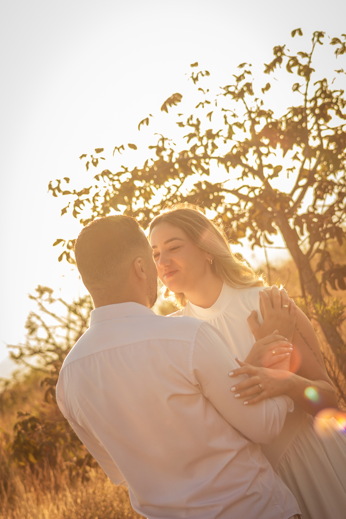 Ensaio pré-wedding ao ar livre em Minas Gerais