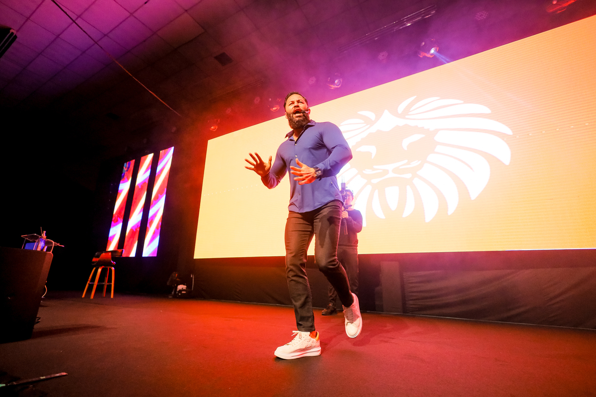 Evento: Propósito, Atitude e Riqueza com Wendell Carvalho e Karina Peloi em Curitiba