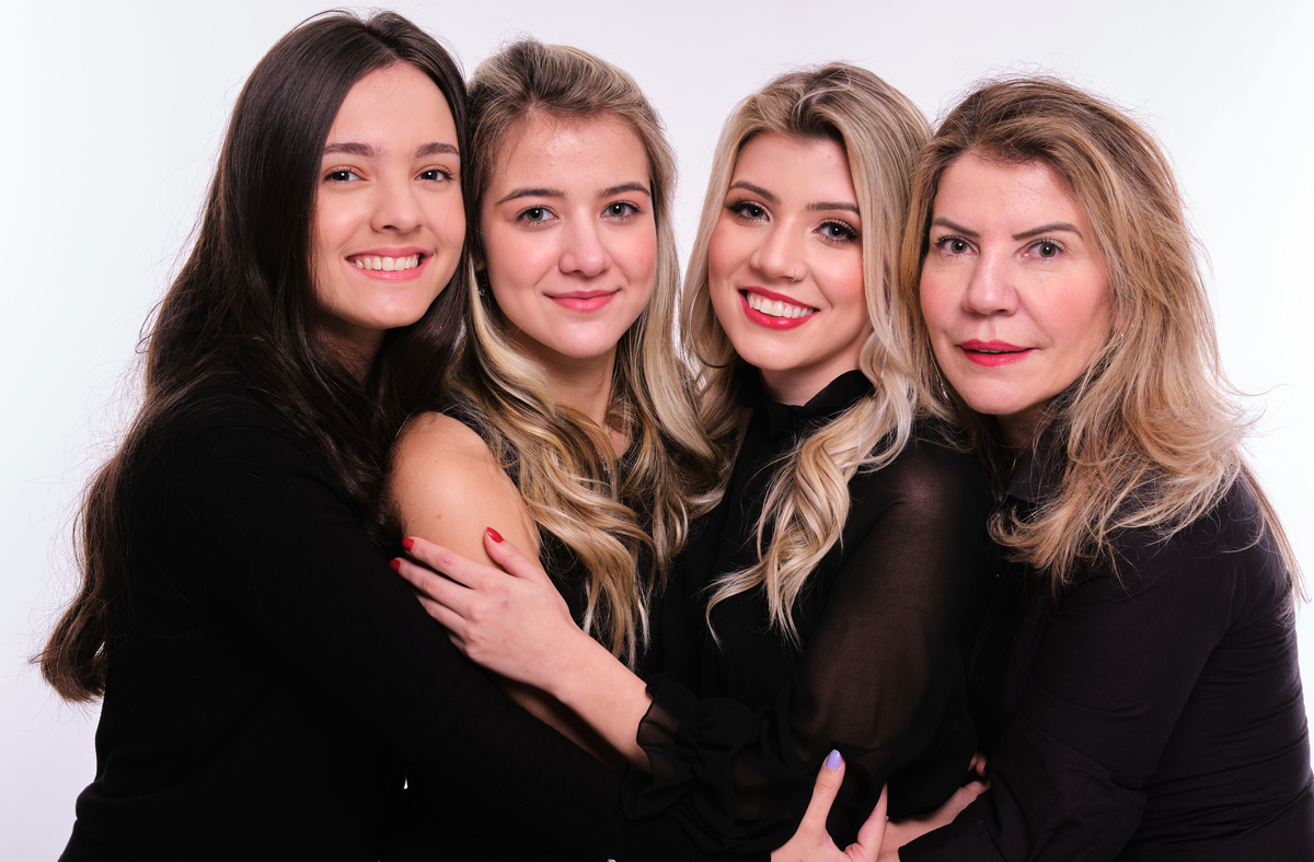 Dra. Aline Zengiski - Cirurgiã Dentista