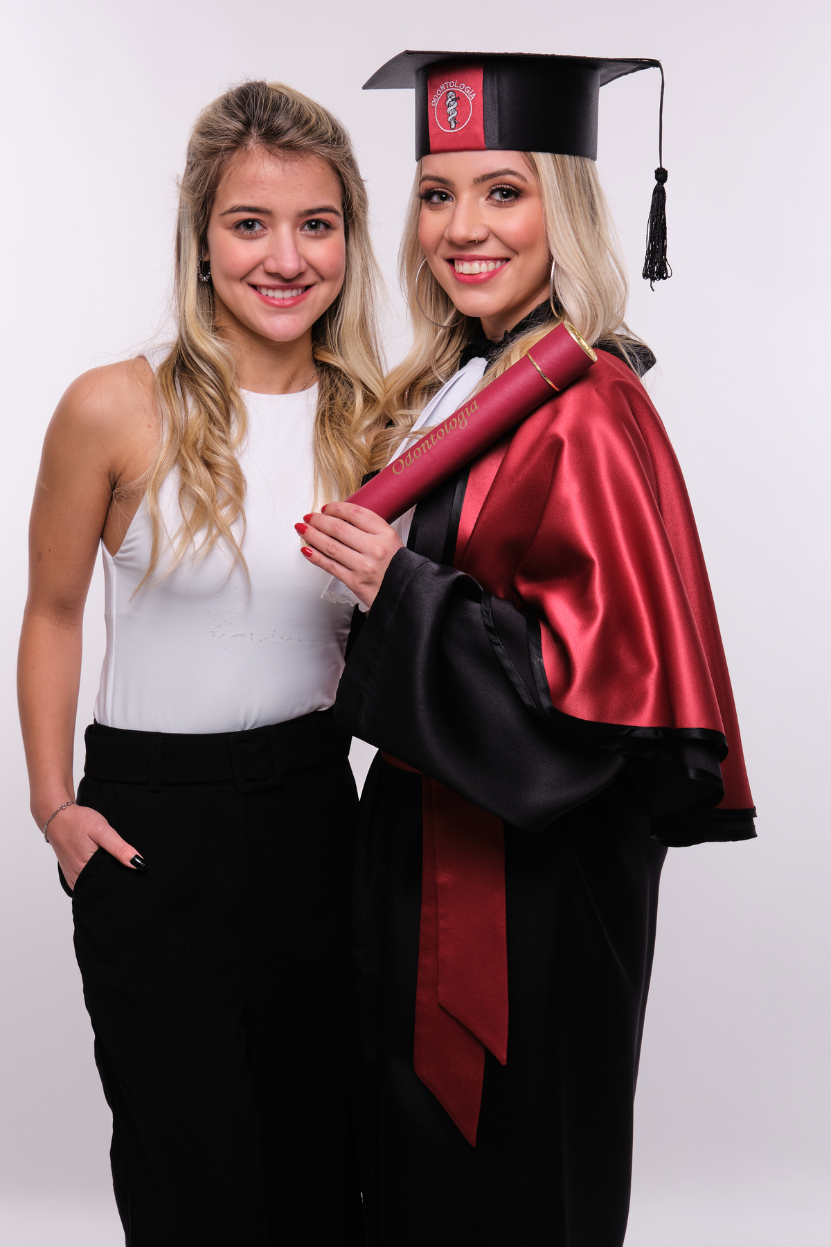 Dra. Aline Zengiski - Cirurgiã Dentista