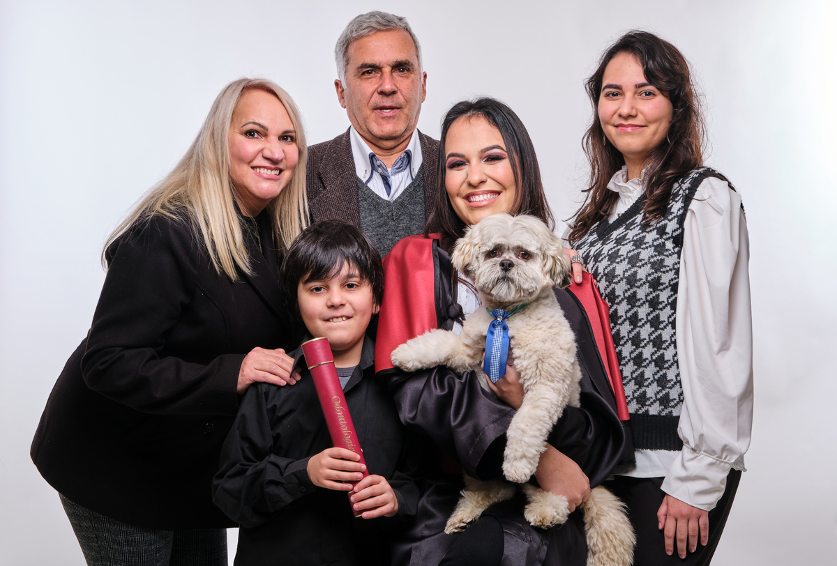 Dra. Amanda Proença - Cirurgiã Dentista - Universidade Tuiuti do Parana