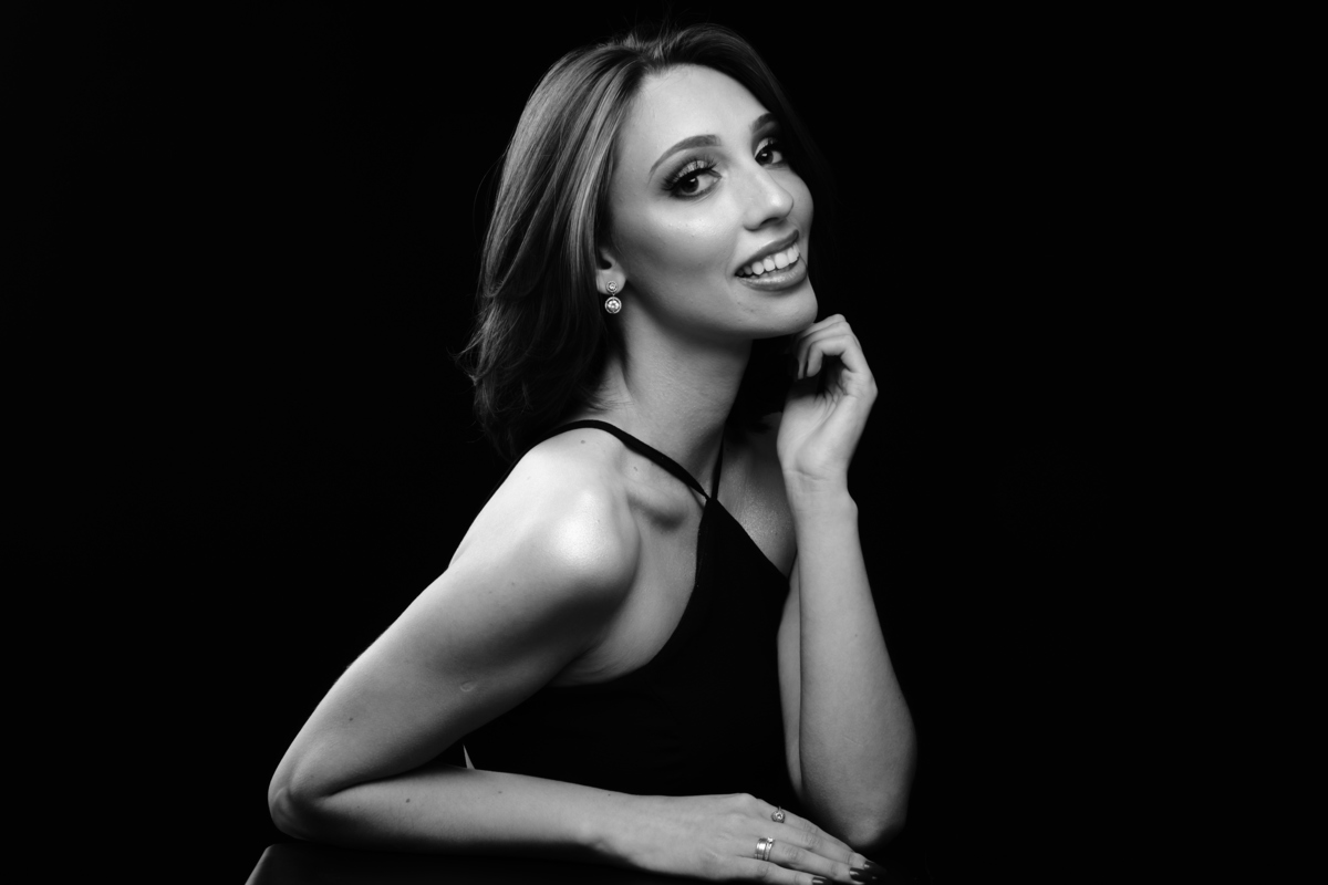 Dra. Ana Caroline Gaio  - Cirurgião Dentista - Universidade Tuiuti do Parana