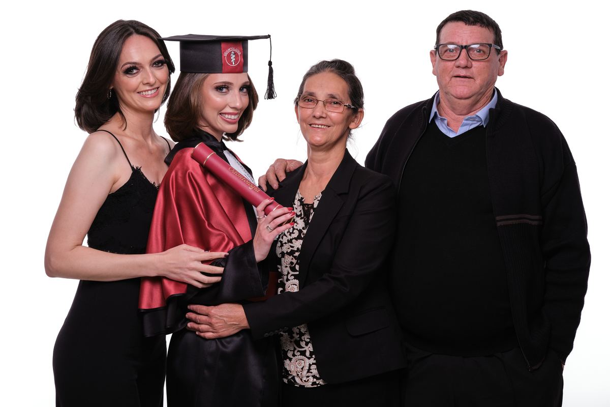 Dra. Ana Caroline Gaio  - Cirurgião Dentista - Universidade Tuiuti do Parana