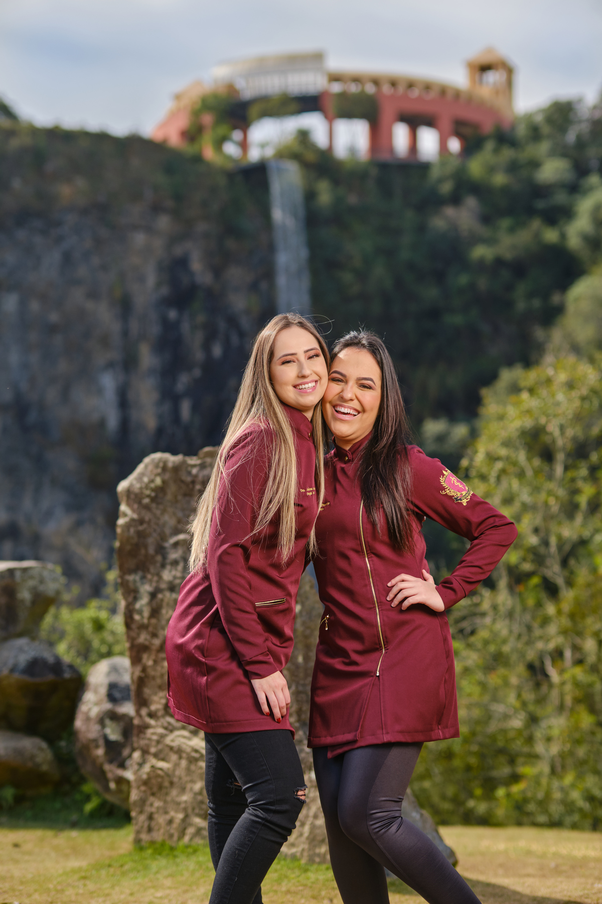 Dra. Aɴᴅʀᴇssᴀ Gᴜɪᴇssᴍᴀɴ - Cirurgiã Dentista - Universidade Tuiuti do Parana